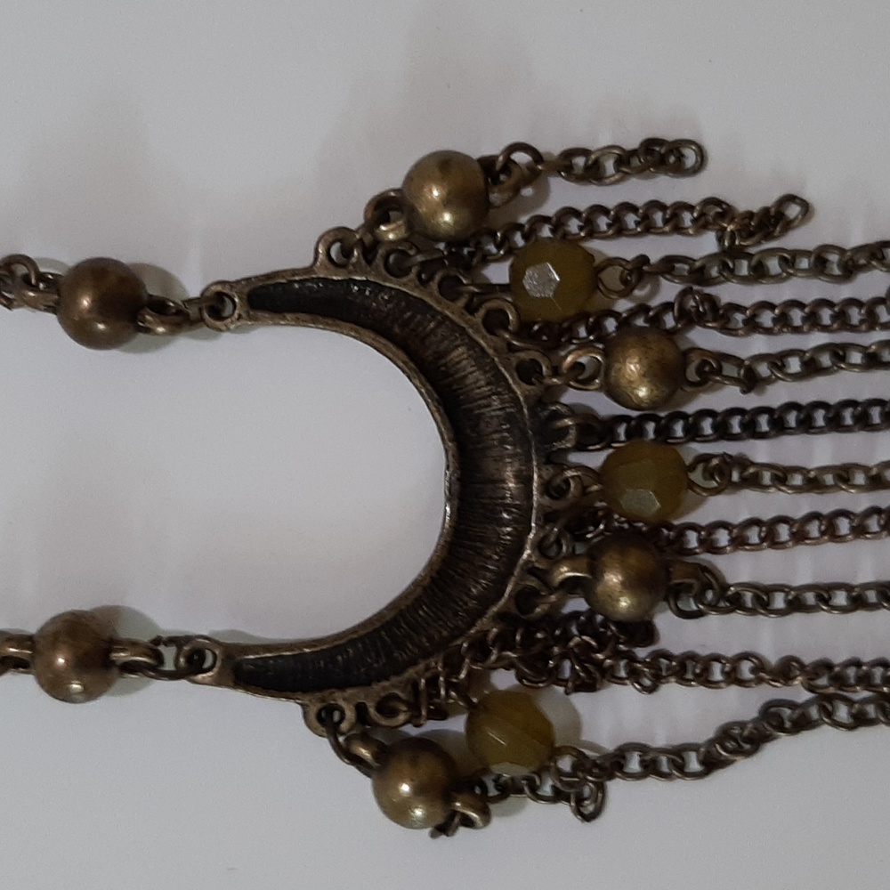 3 pieces of jewelry, 2 necklaces and a bracelet. - Picture 3 of 7